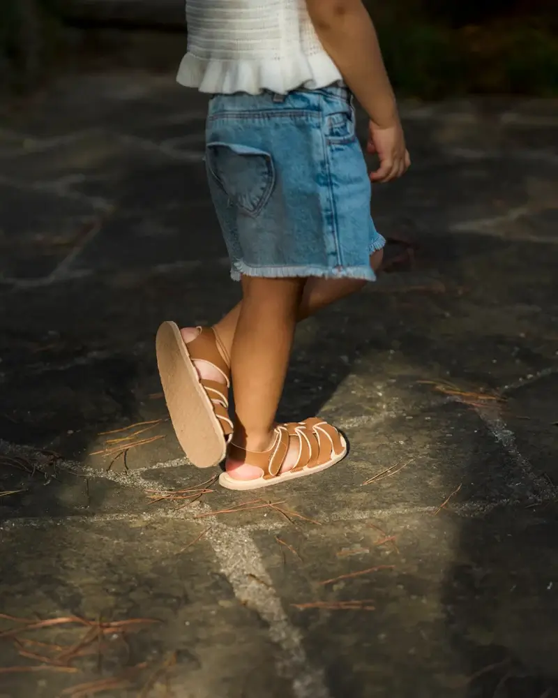muris_product_tunis_mini_walnutbrown_lifestyle_1 MURIS TUNIS WARM BROWN 20-27